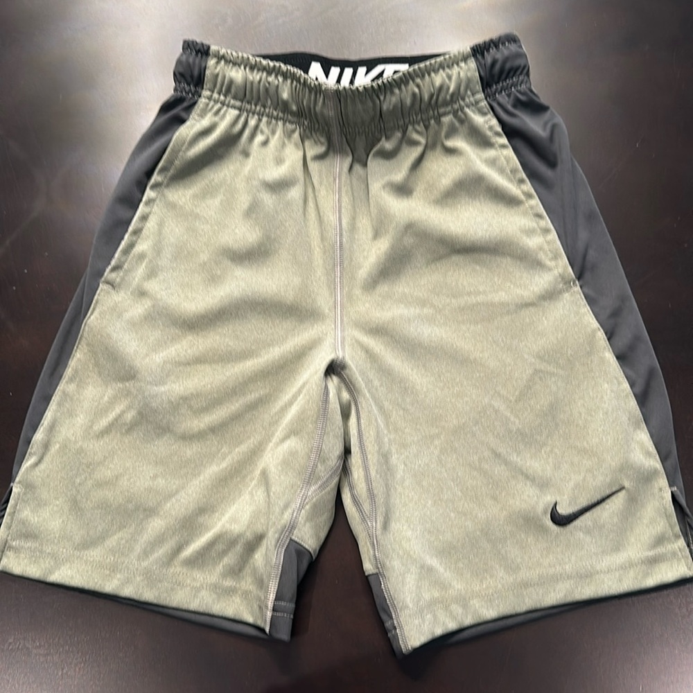 Nike youth shorts Sz S dri fit